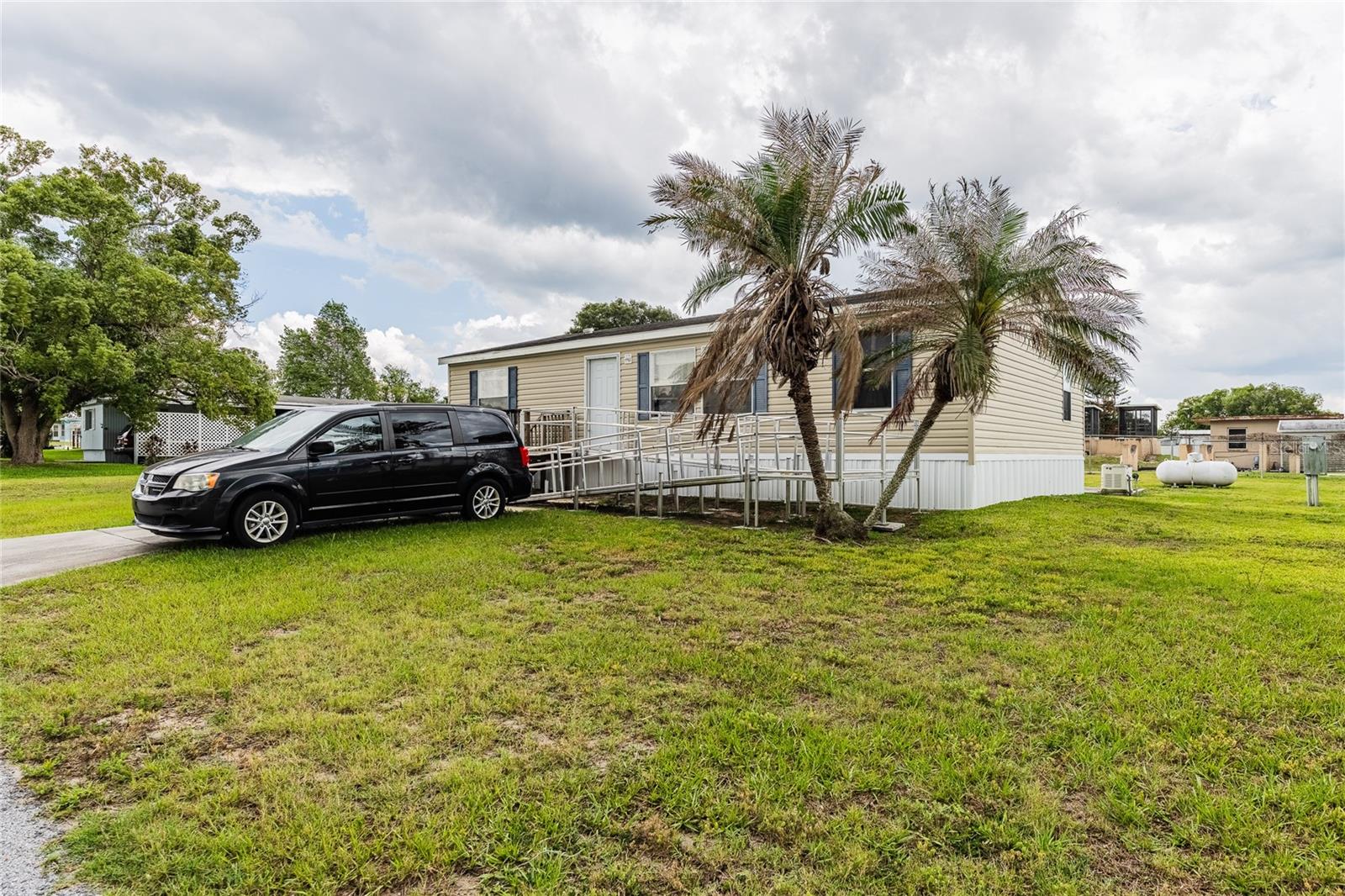 LAKE MARIANA ACRES - Residential