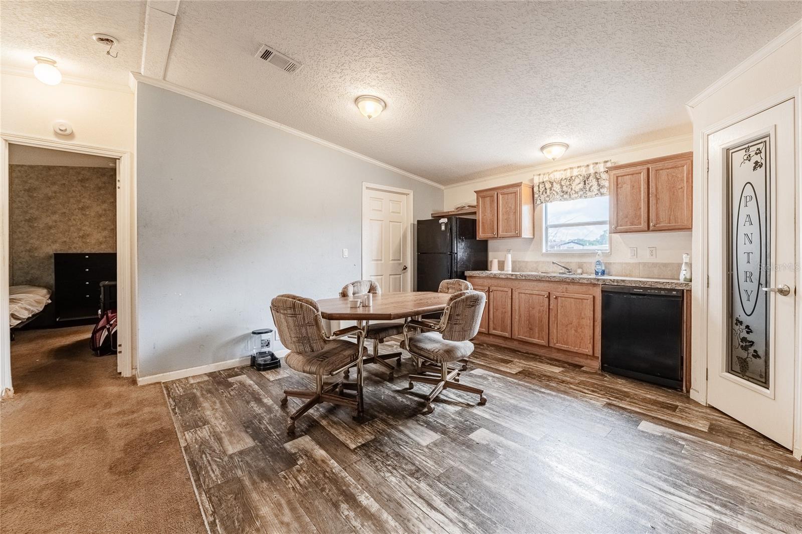LAKE MARIANA ACRES - Residential