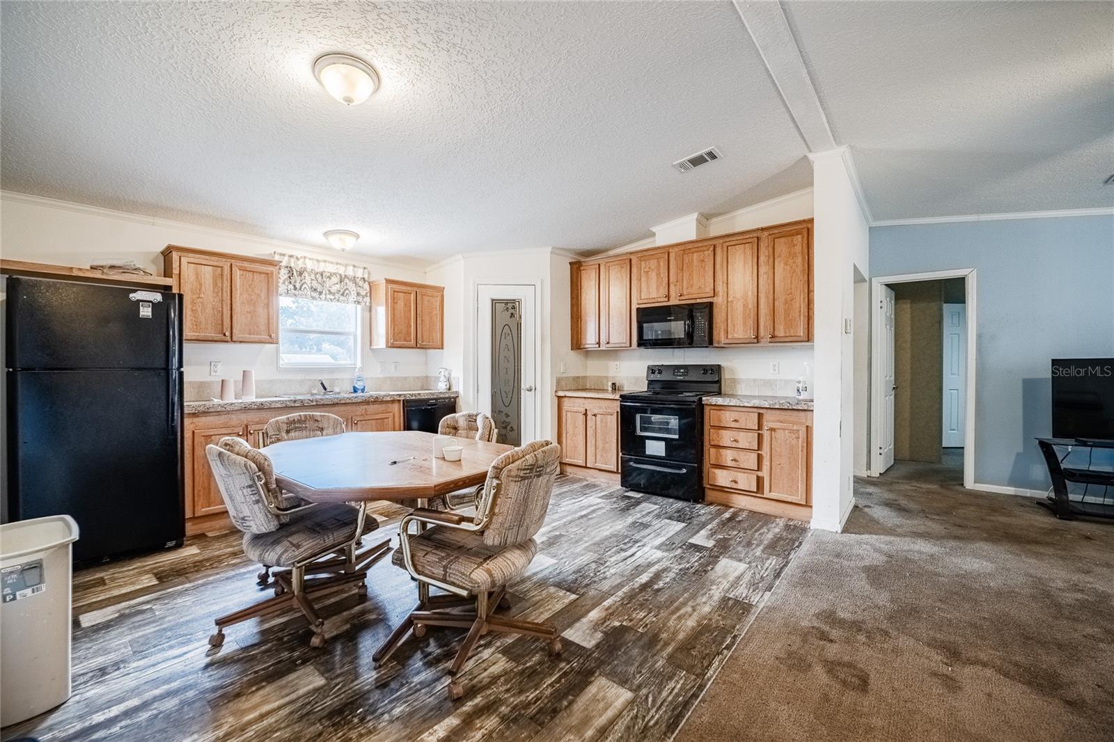 LAKE MARIANA ACRES - Residential