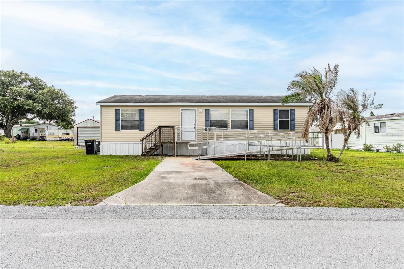 LAKE MARIANA ACRES - Residential