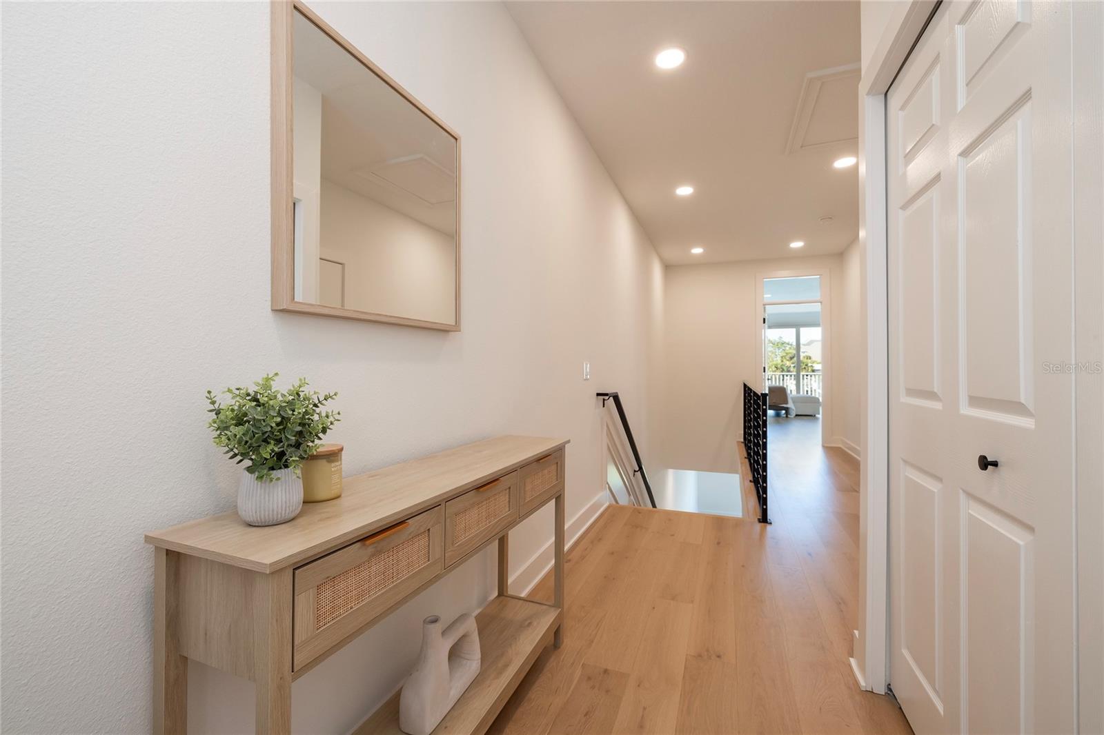 DOLPHINS LANDING - Residential