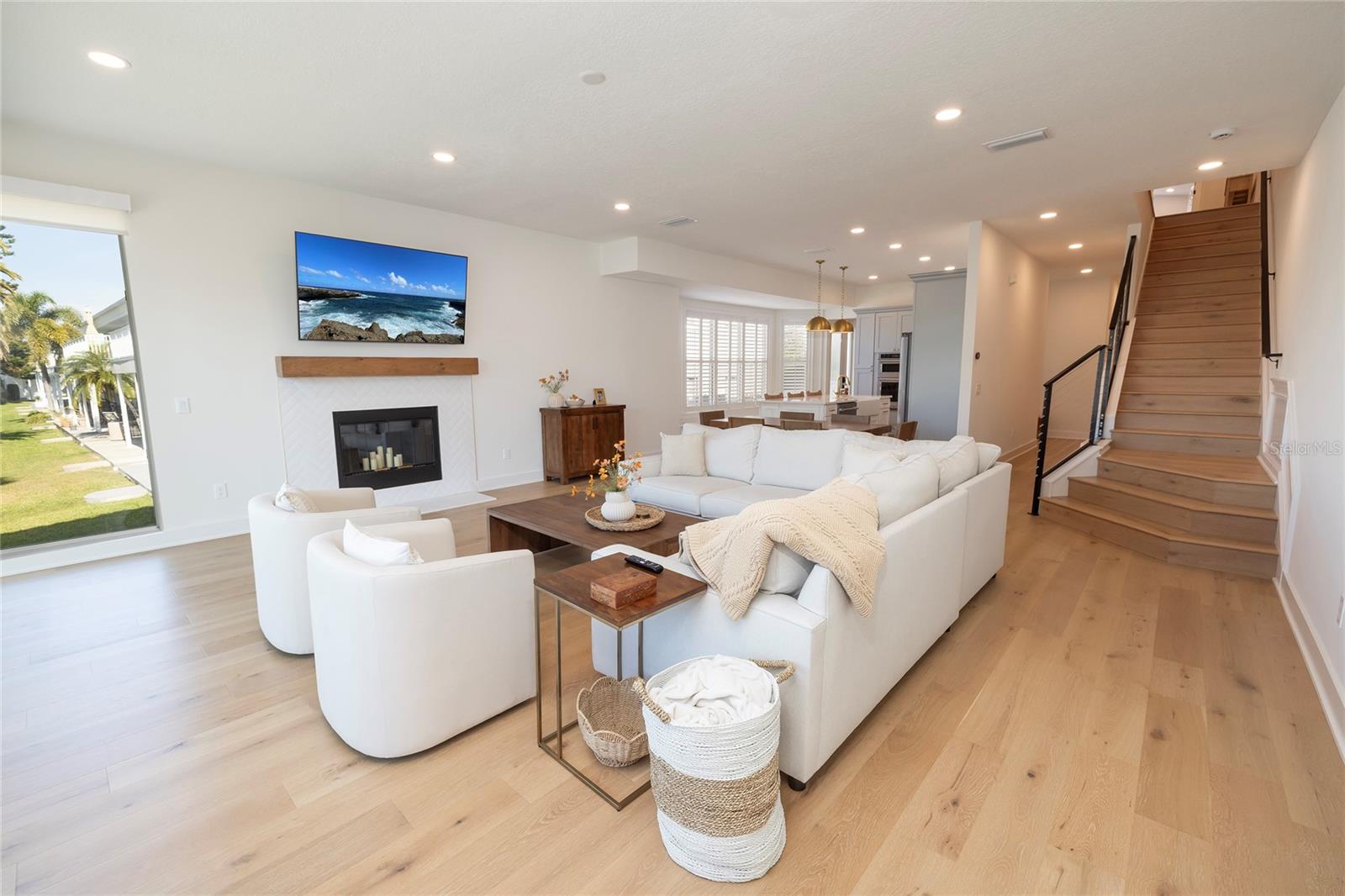 DOLPHINS LANDING - Residential