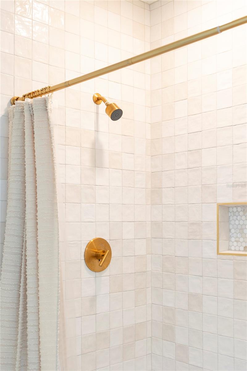 DOLPHINS LANDING - Residential