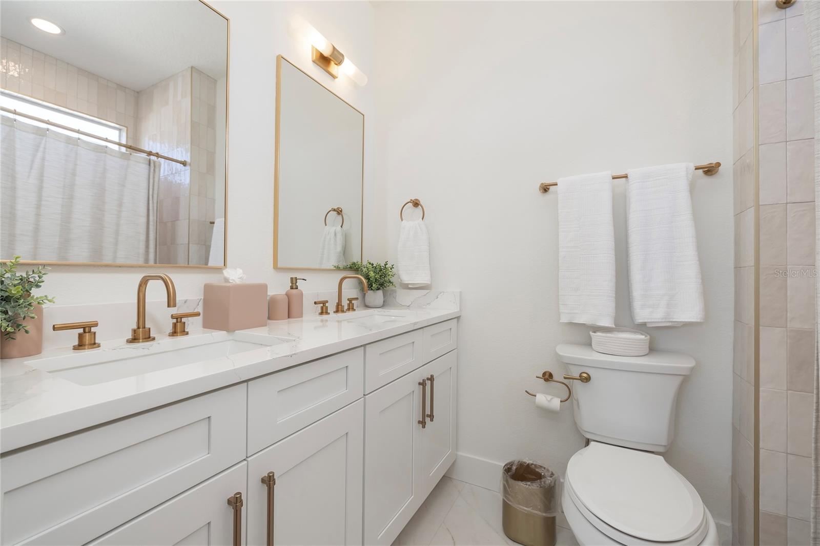 DOLPHINS LANDING - Residential