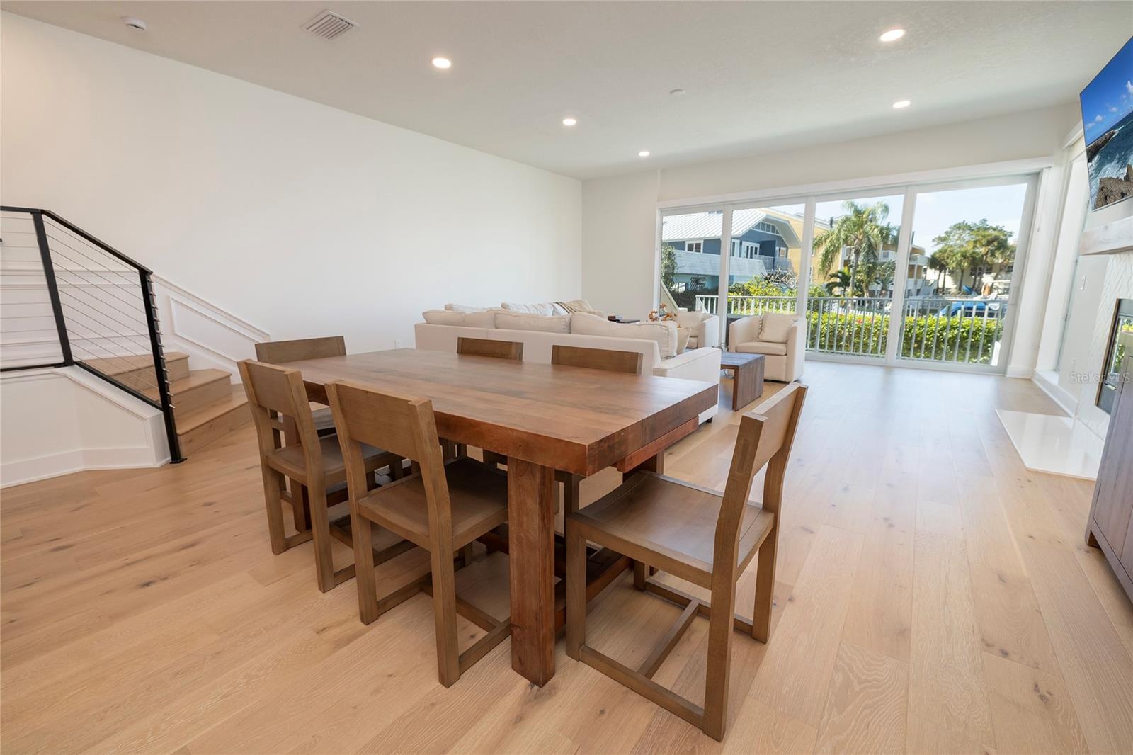 DOLPHINS LANDING - Residential