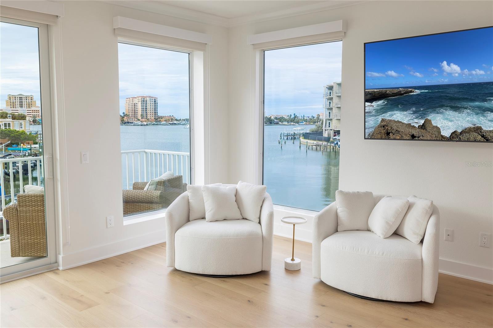 DOLPHINS LANDING - Residential