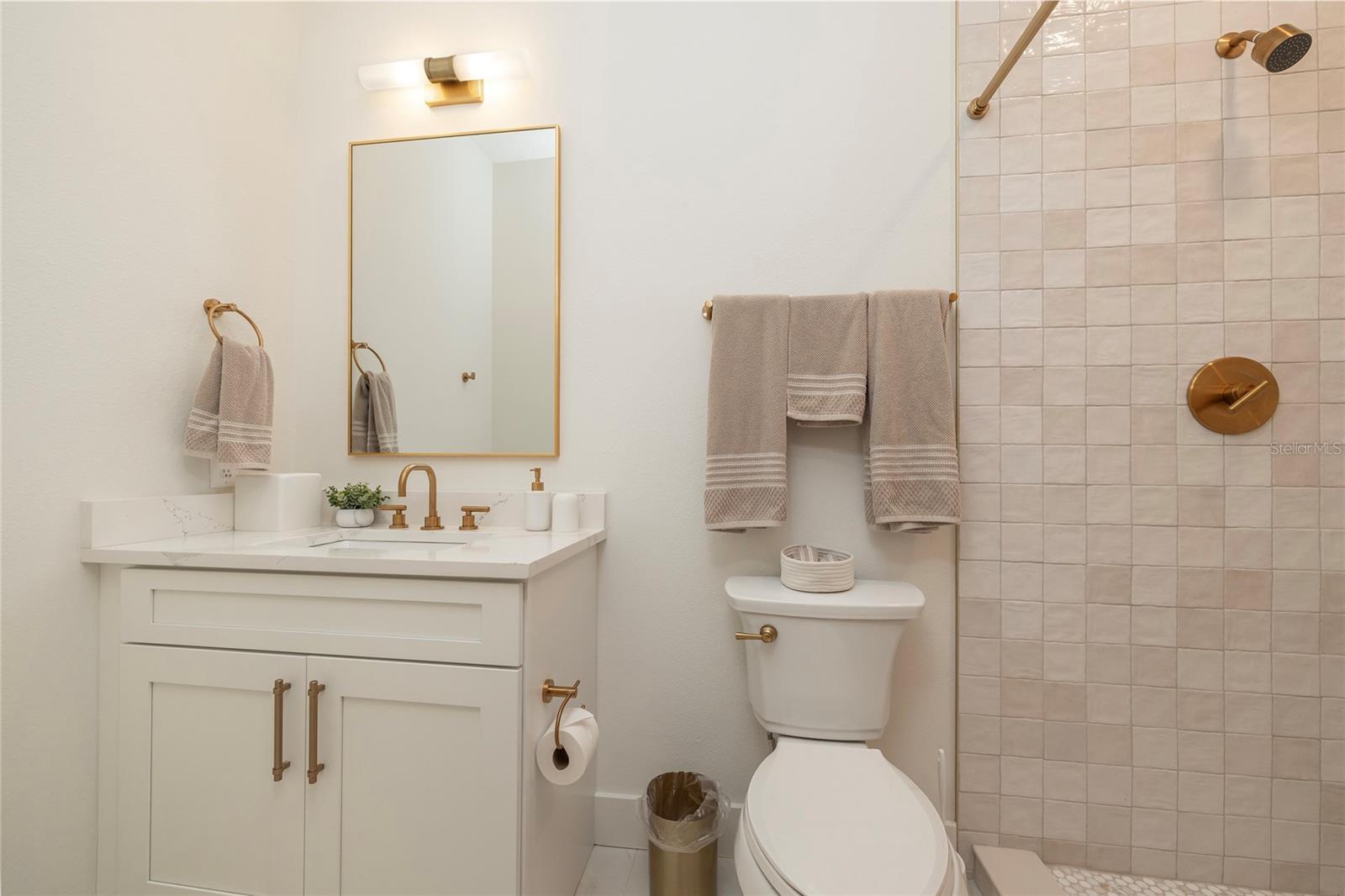 DOLPHINS LANDING - Residential