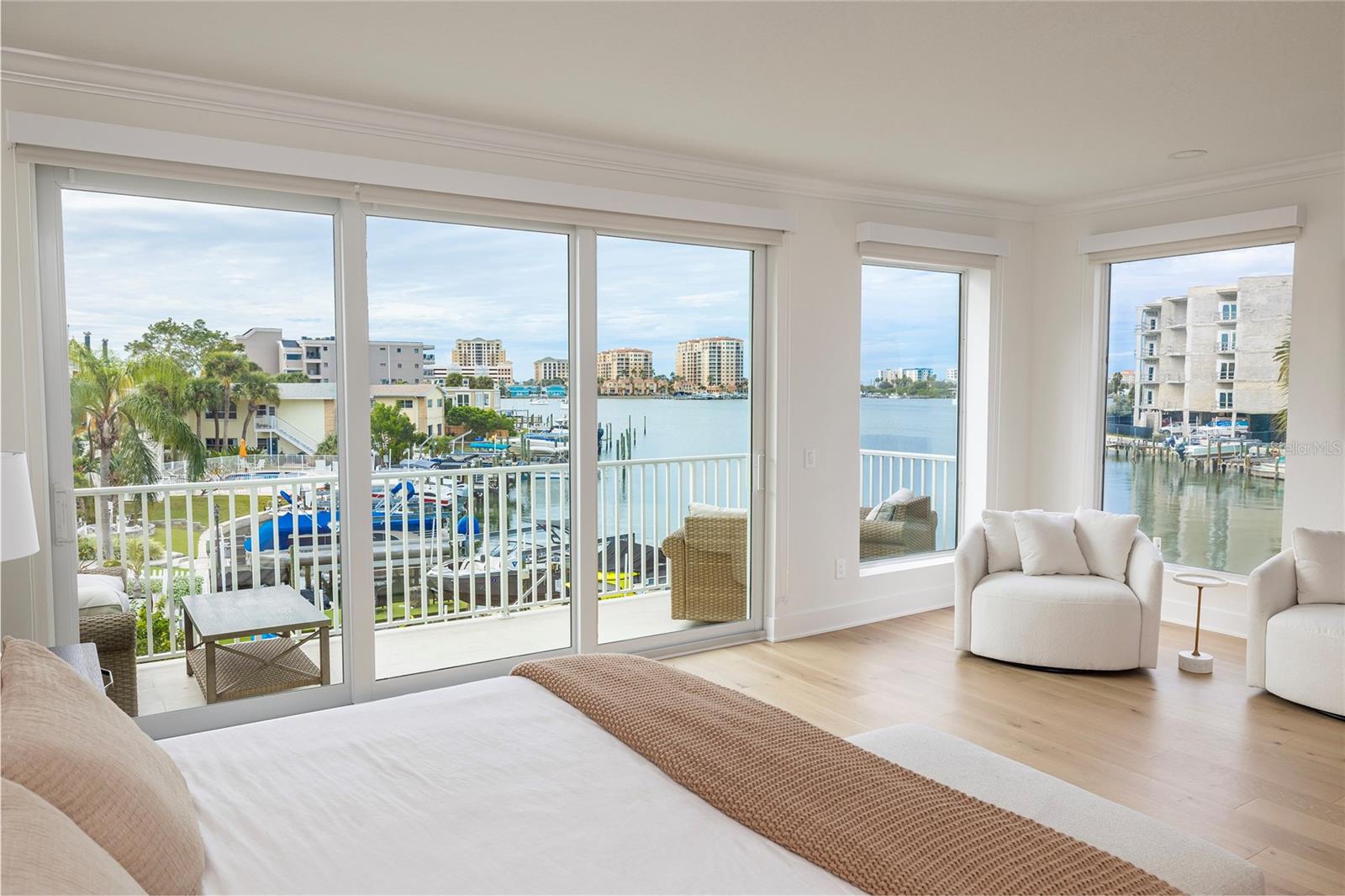 DOLPHINS LANDING - Residential