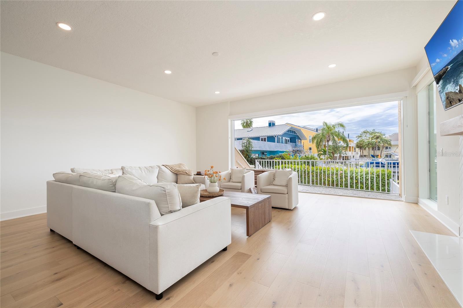 DOLPHINS LANDING - Residential