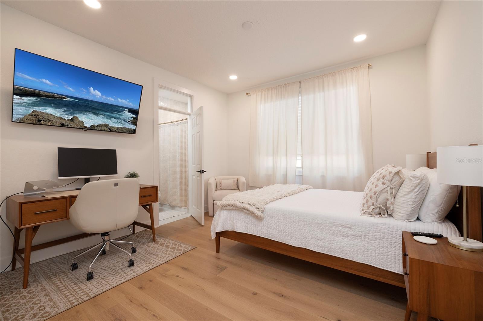 DOLPHINS LANDING - Residential