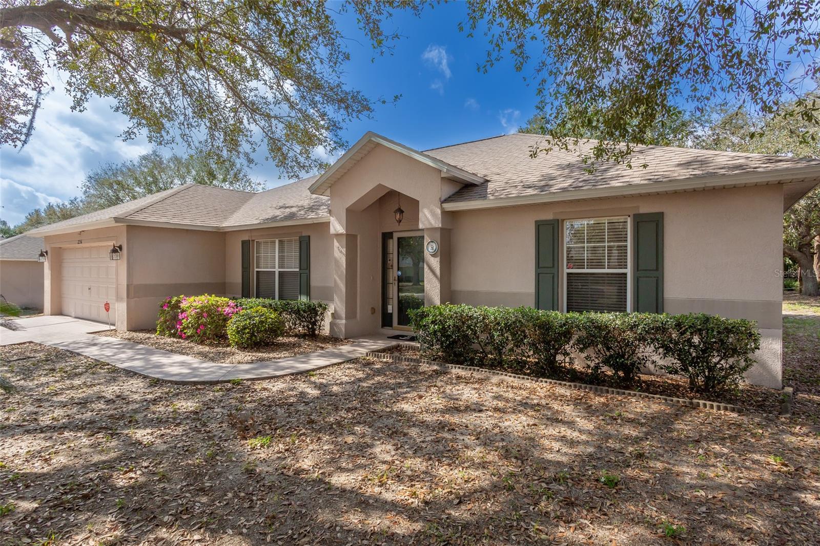 2256 LAKE POINTE CIRCLE