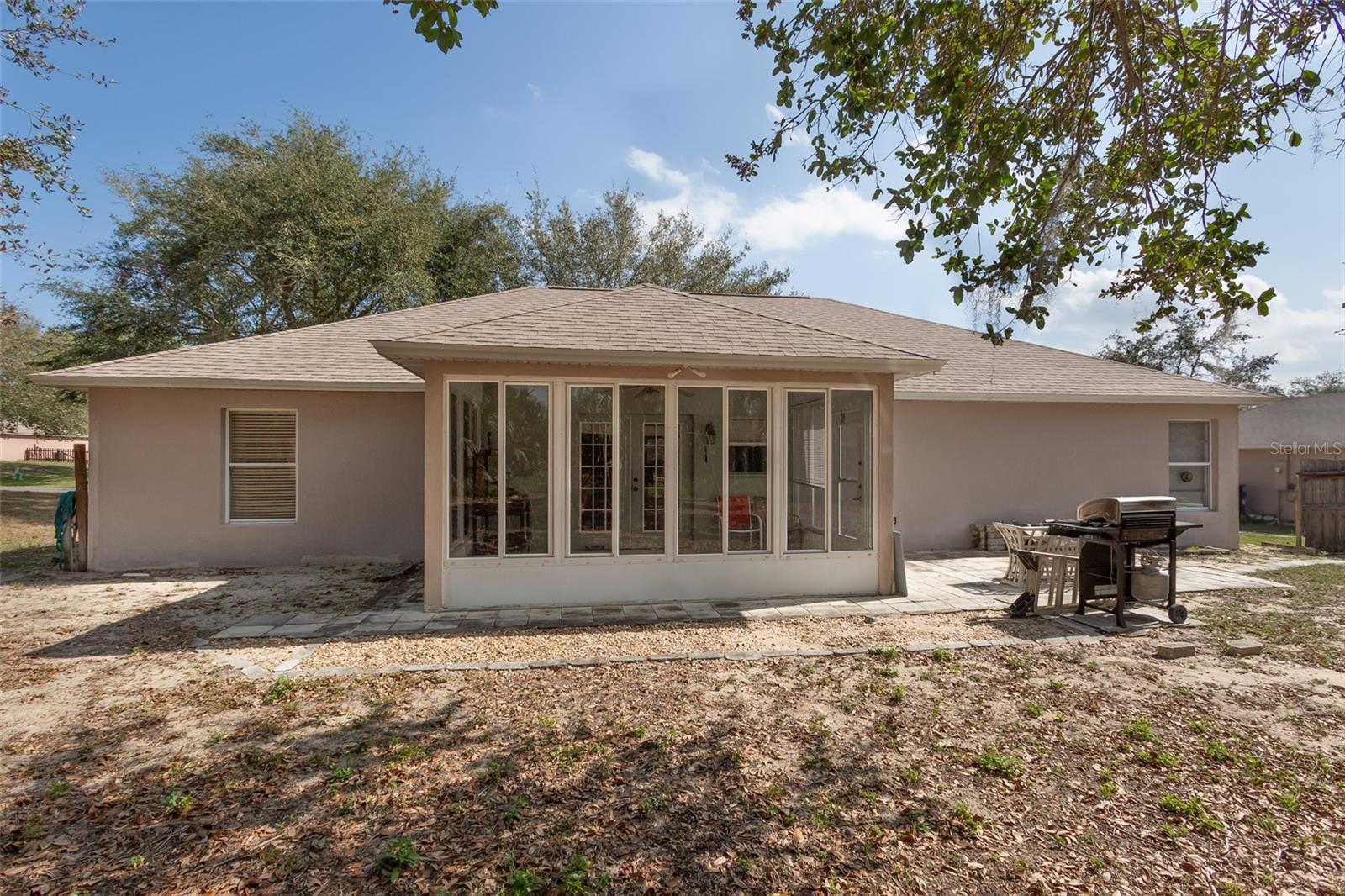2256 LAKE POINTE CIRCLE