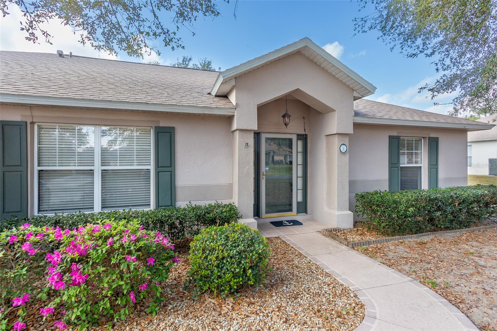 2256 LAKE POINTE CIRCLE