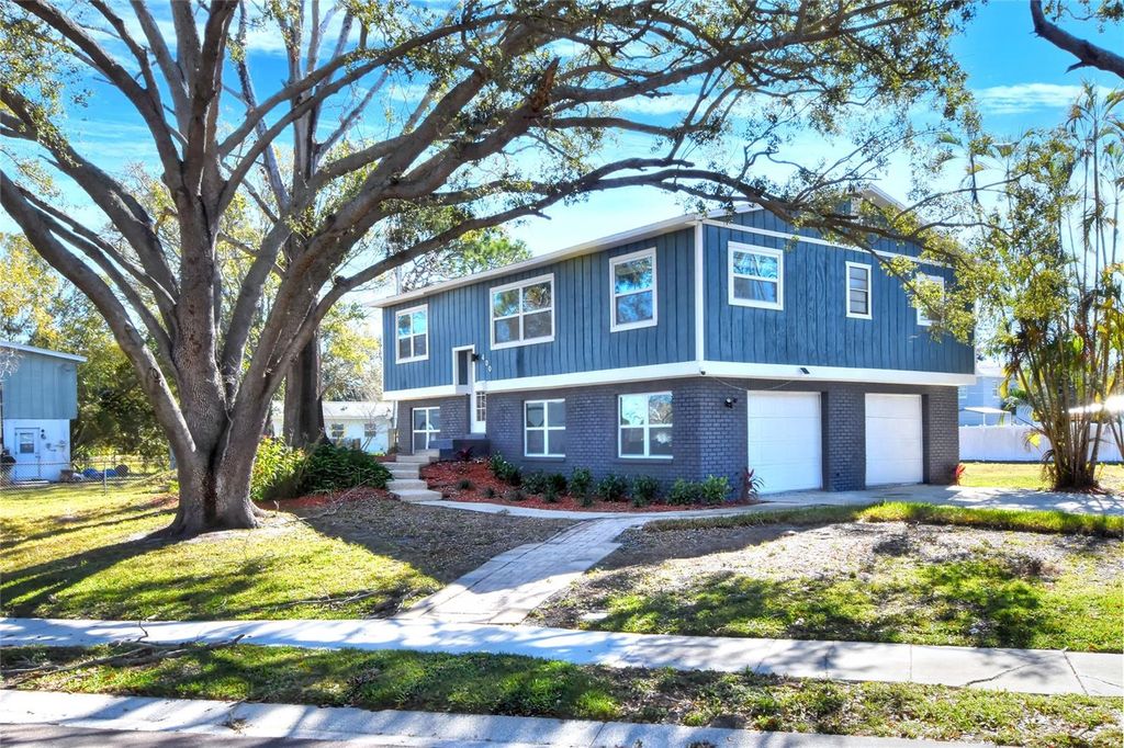 Photo of 400 Patica Road NE, St Petersburg, FL 33702 (MLS # L4959177)