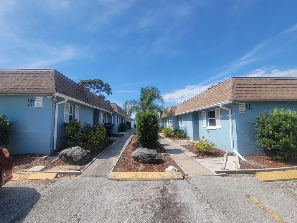 5709 SILVER SPUR DRIVE