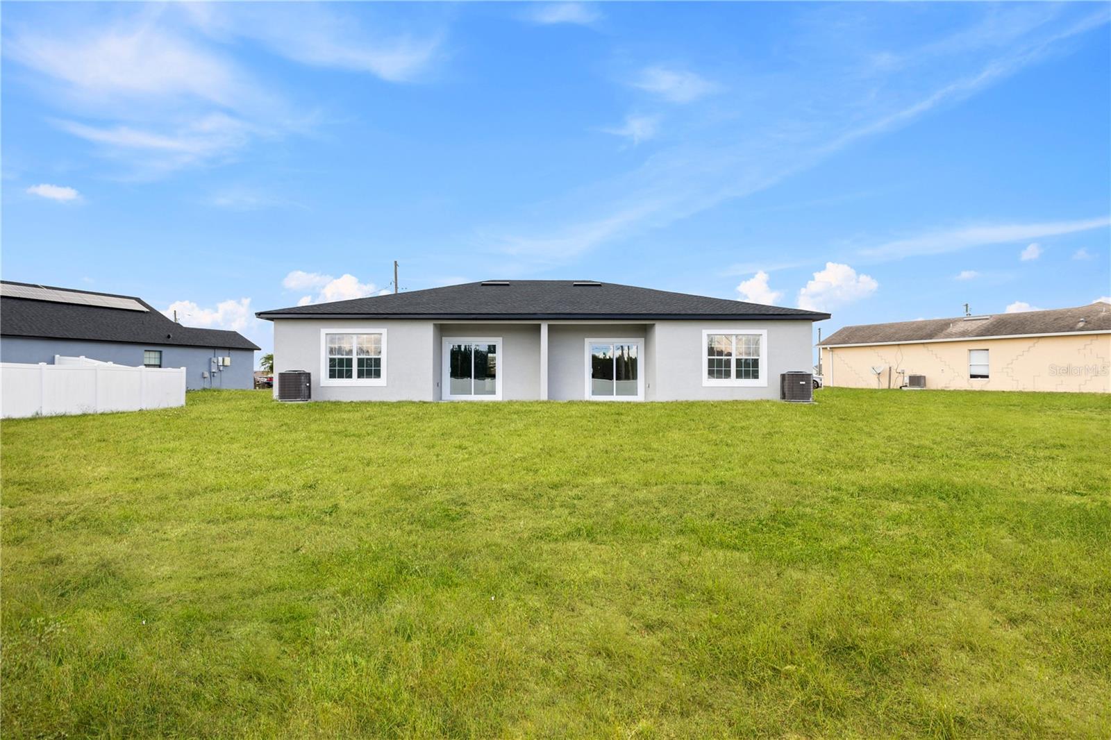 906 FRASER DRIVE