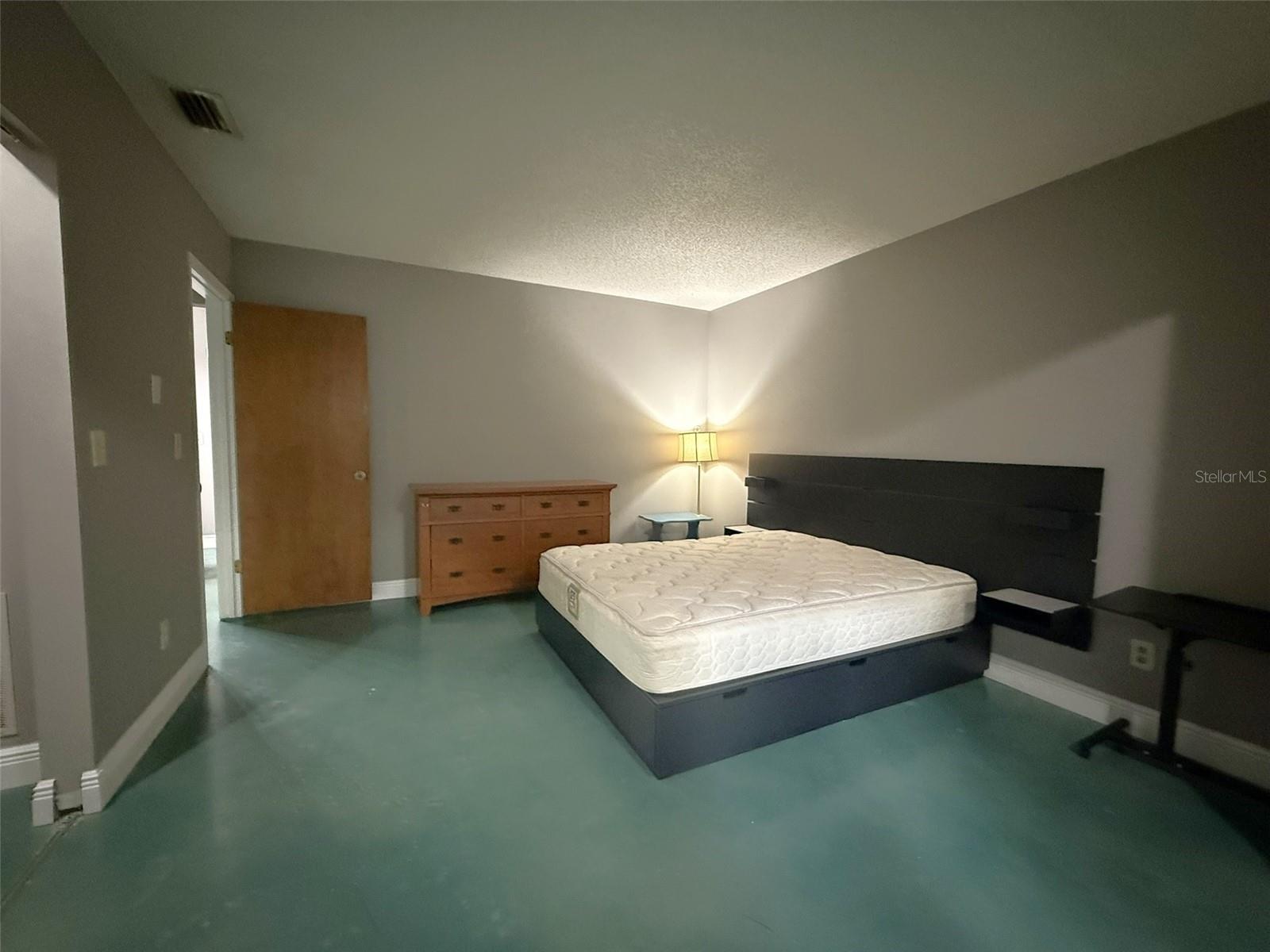 PARK LAKE - Residential Lease