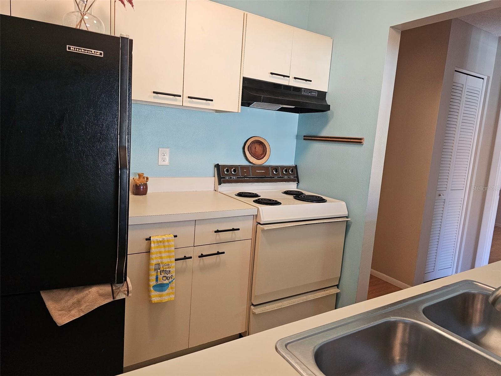 MIRROR LAKE SEC 3 - Residential Lease