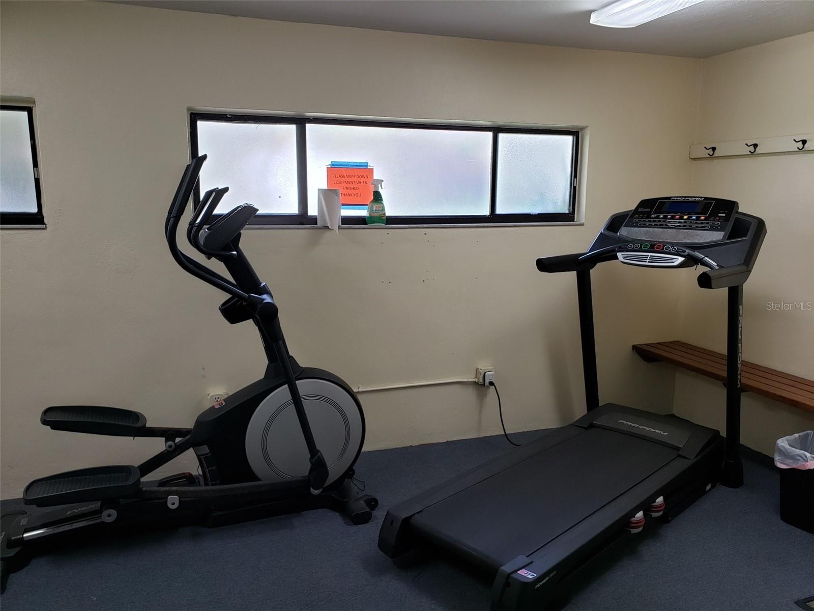 MIRROR LAKE SEC 3 - Residential Lease