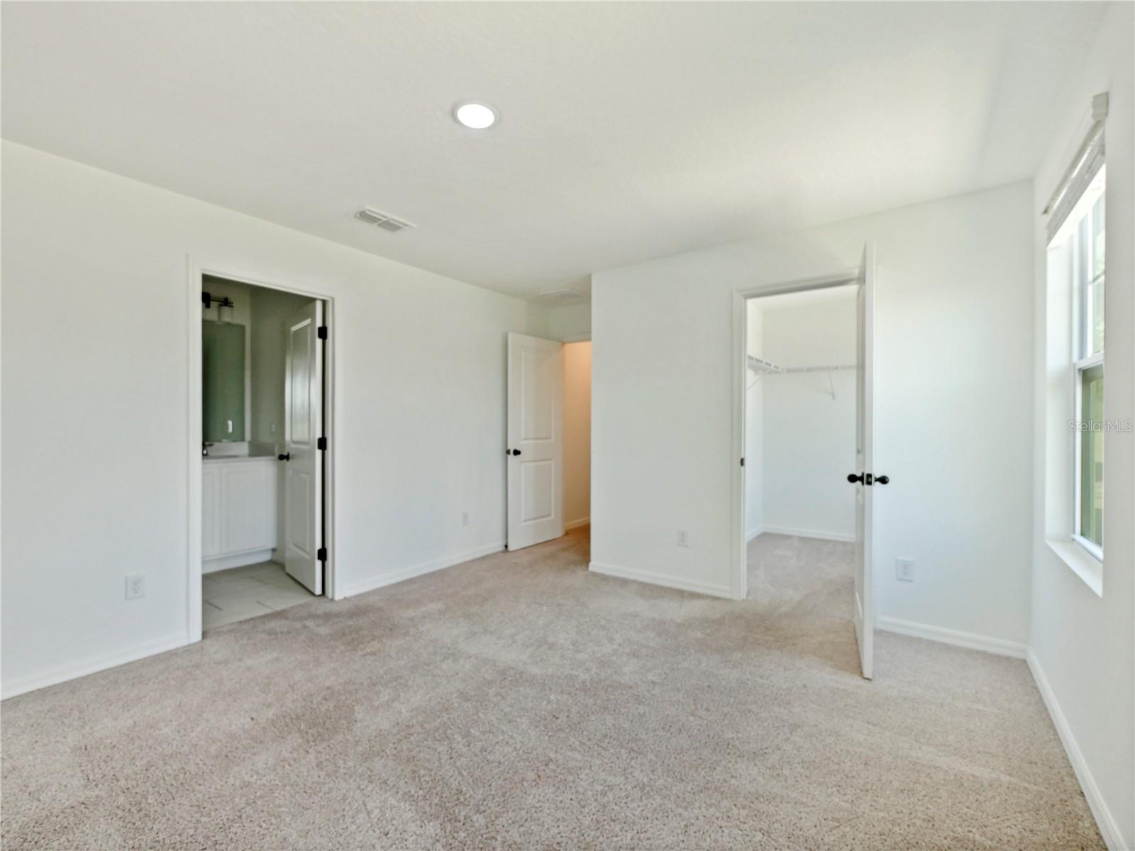 HAMPTON OAKS - Residential