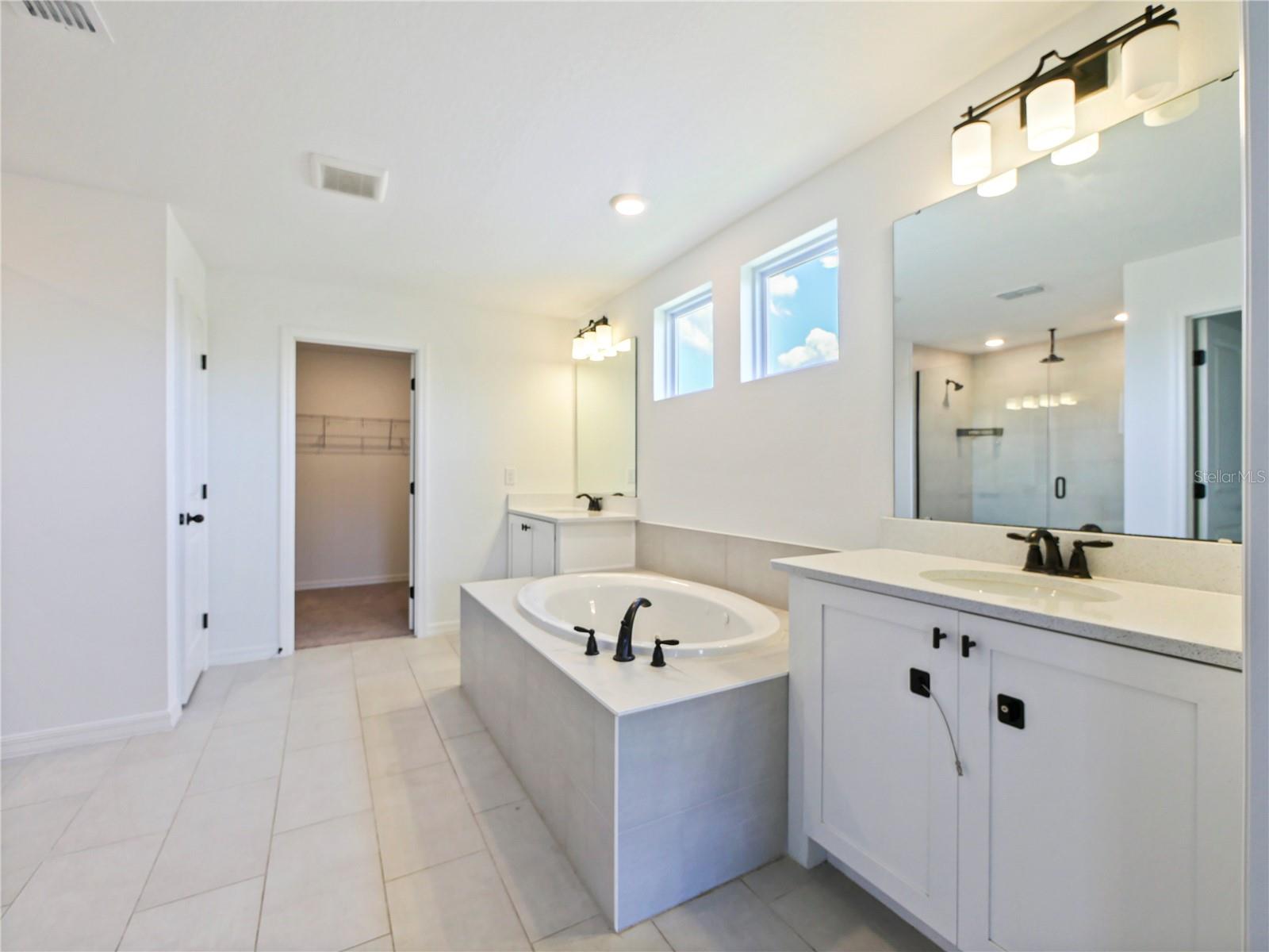 HAMPTON OAKS - Residential