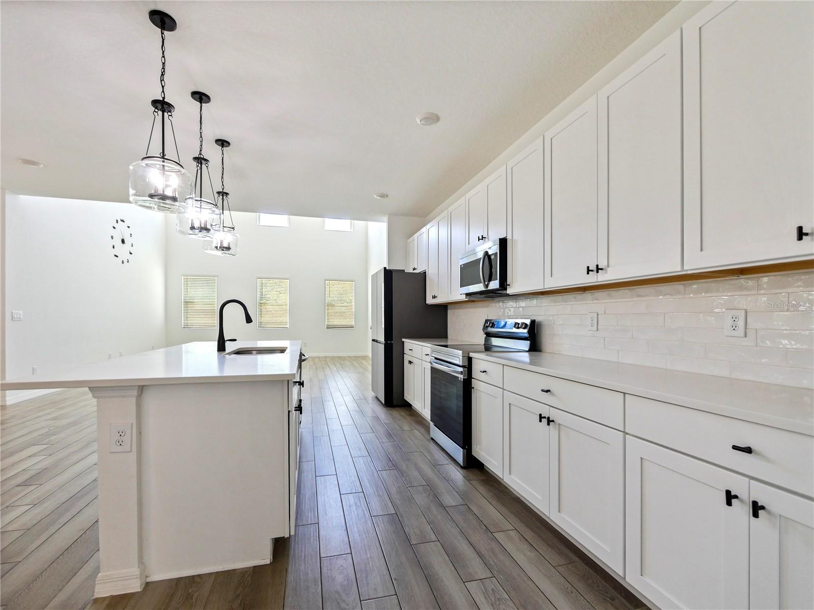 HAMPTON OAKS - Residential