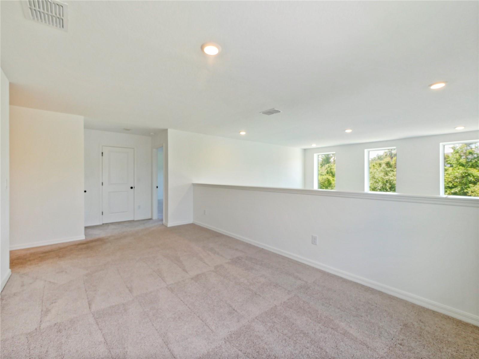 HAMPTON OAKS - Residential