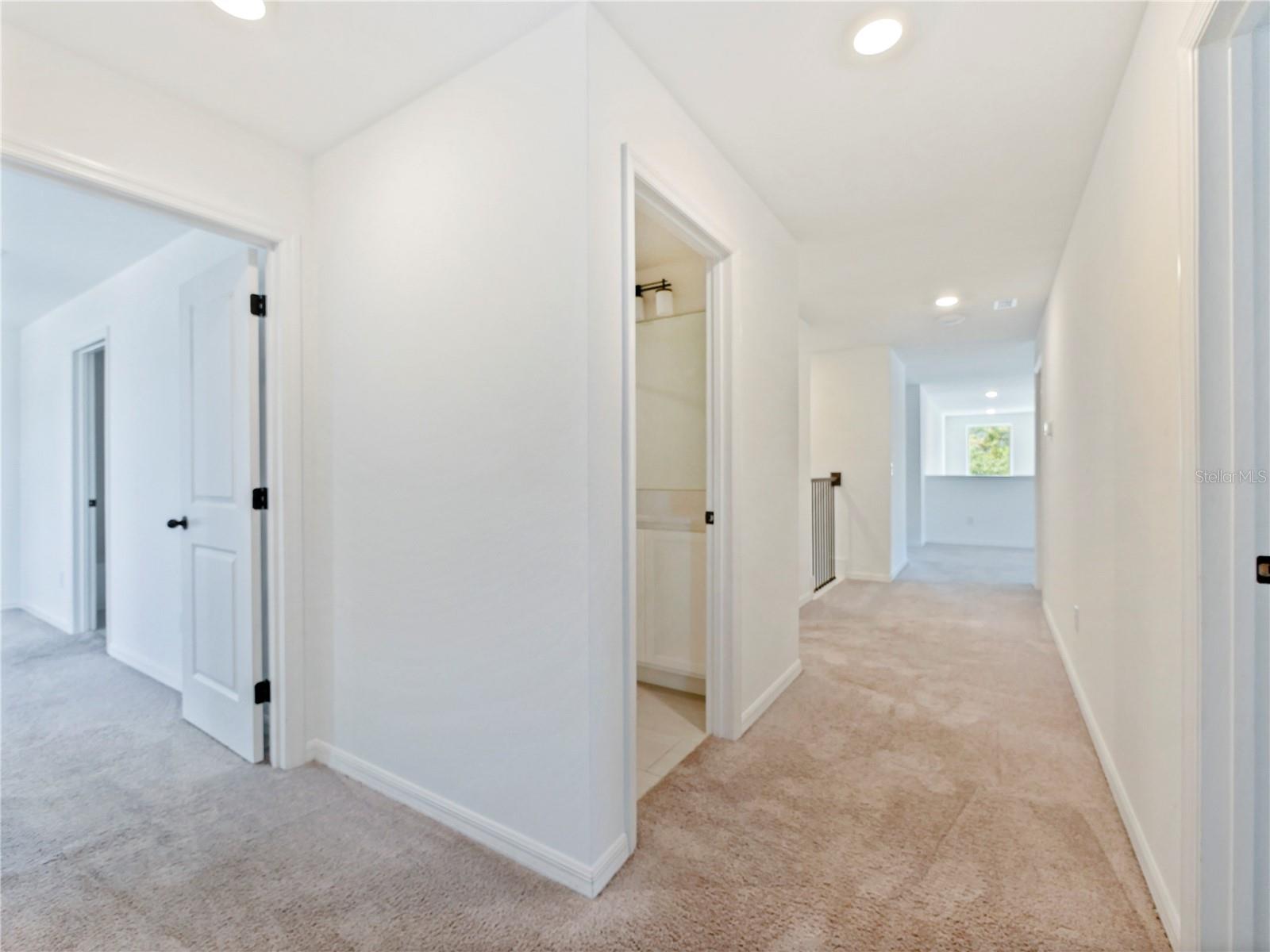 HAMPTON OAKS - Residential
