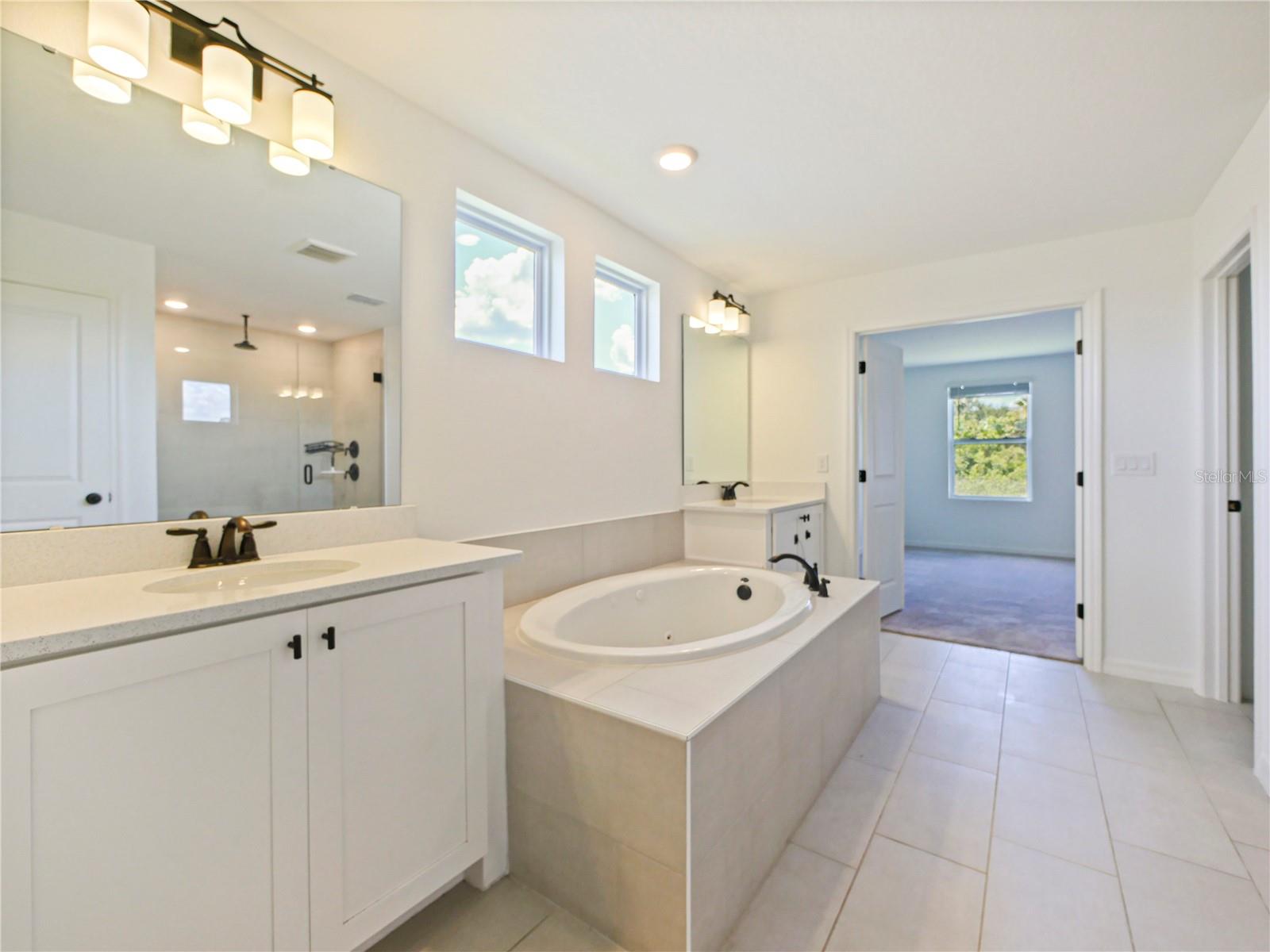 HAMPTON OAKS - Residential