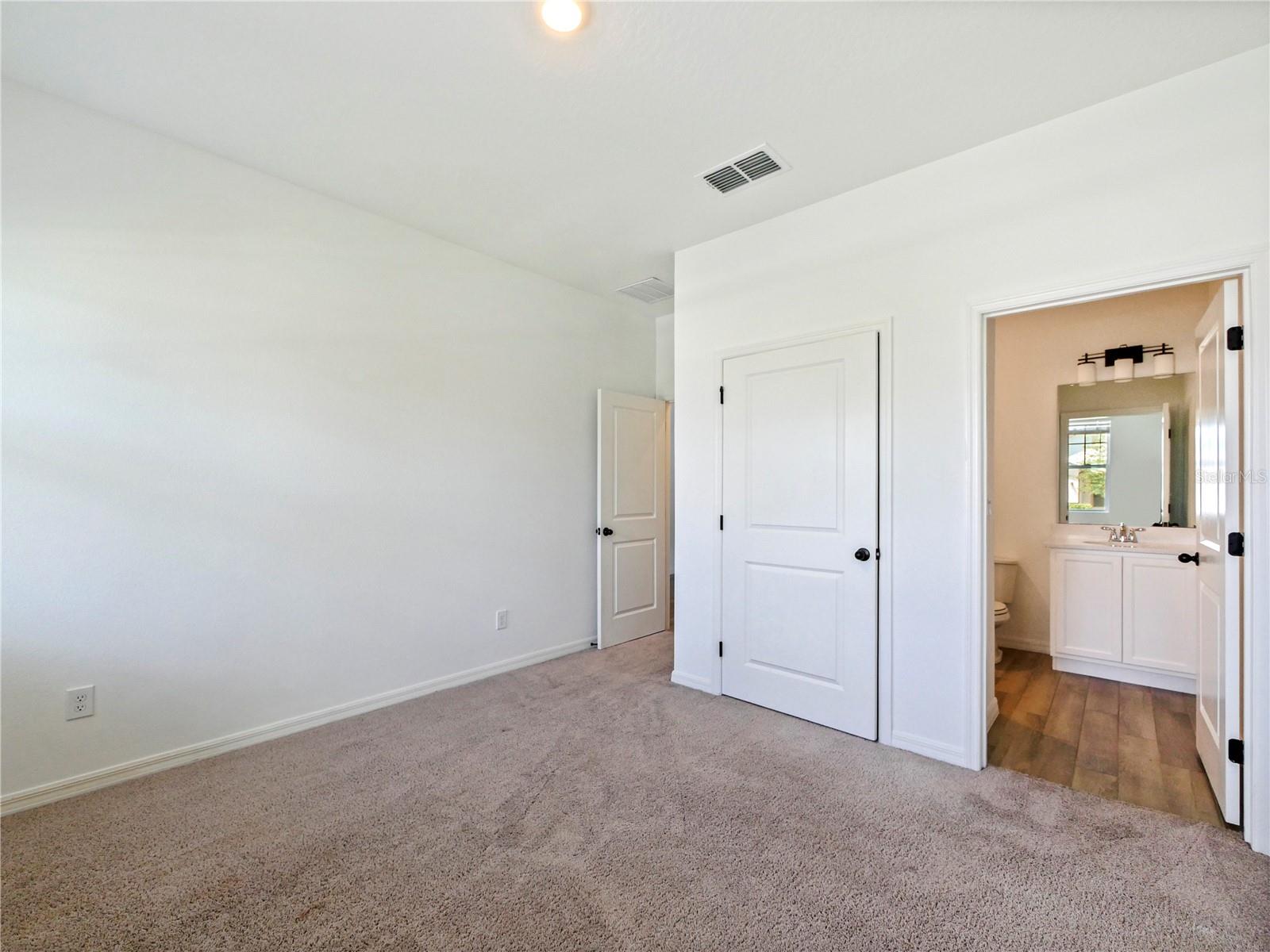 HAMPTON OAKS - Residential