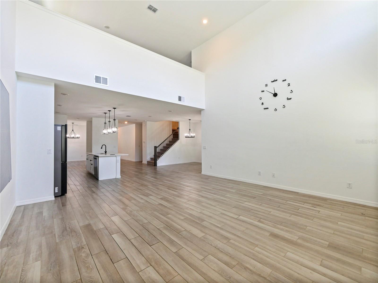 HAMPTON OAKS - Residential