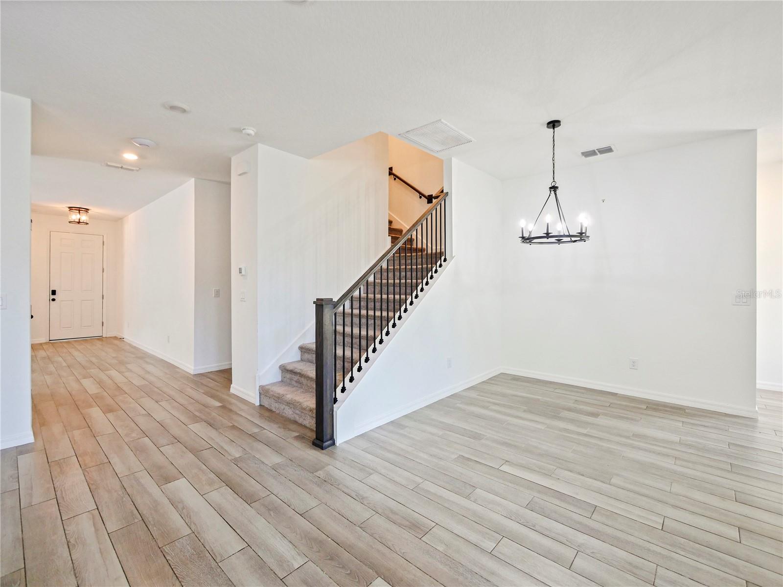 HAMPTON OAKS - Residential