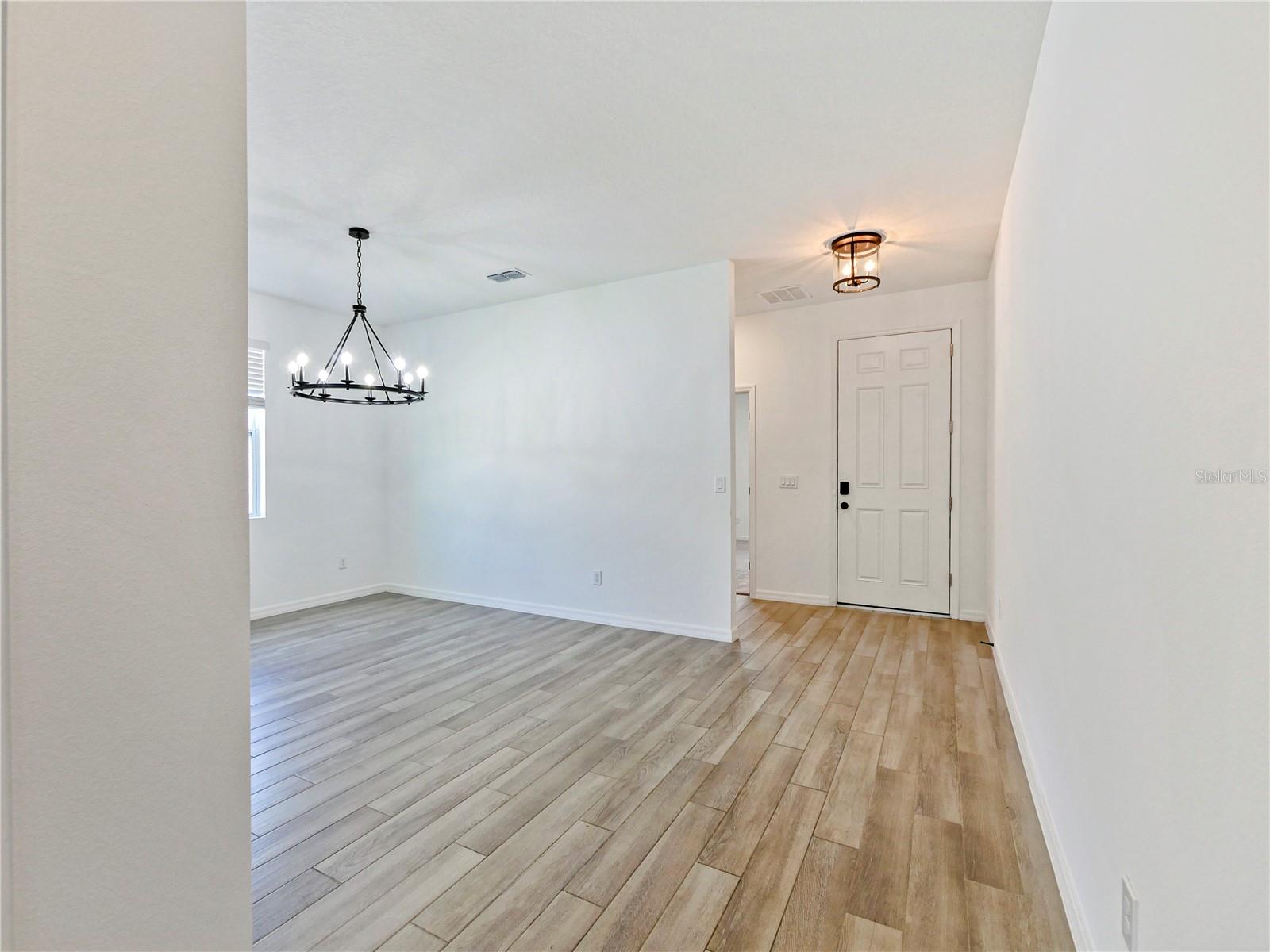 HAMPTON OAKS - Residential