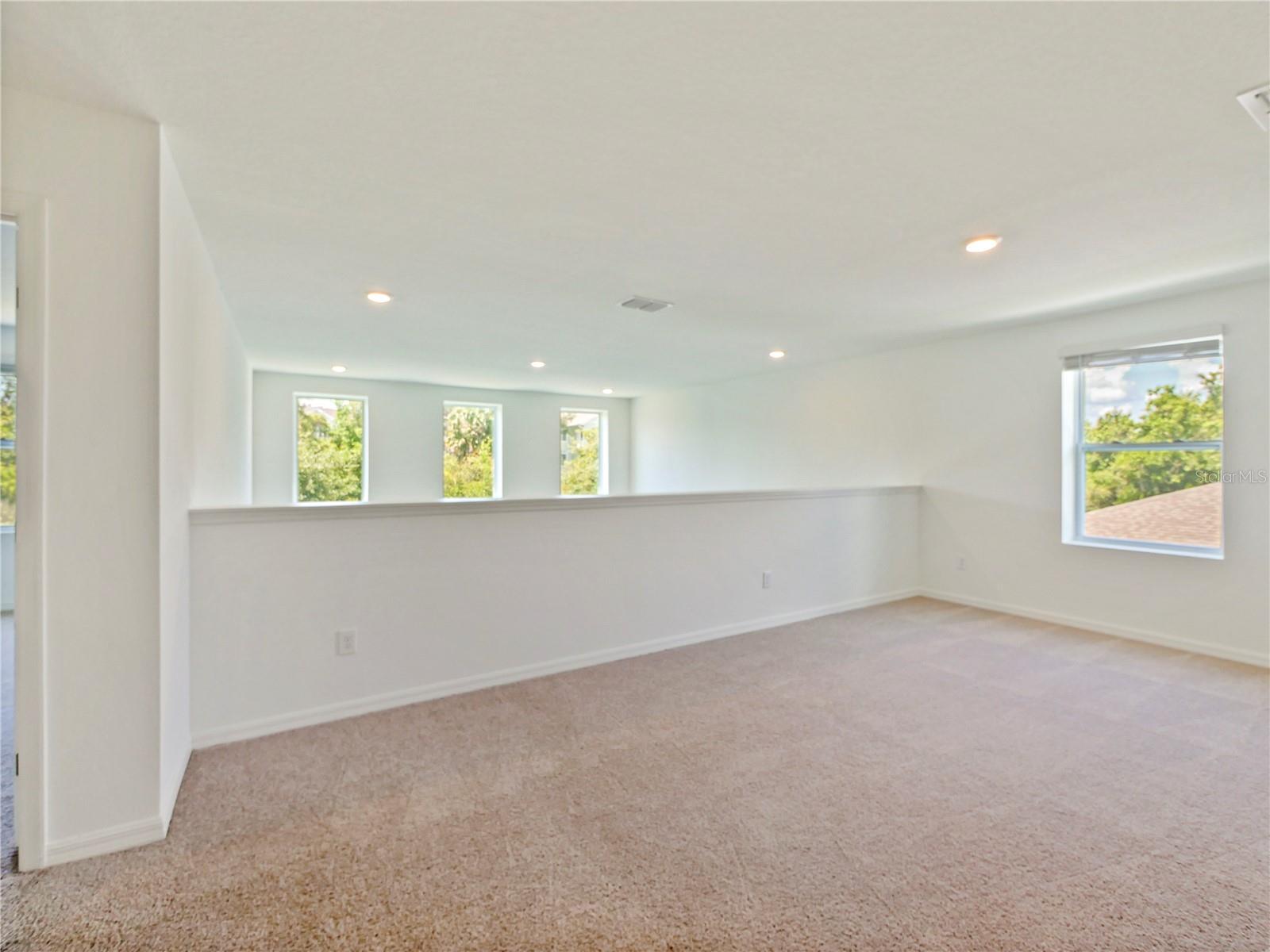 HAMPTON OAKS - Residential
