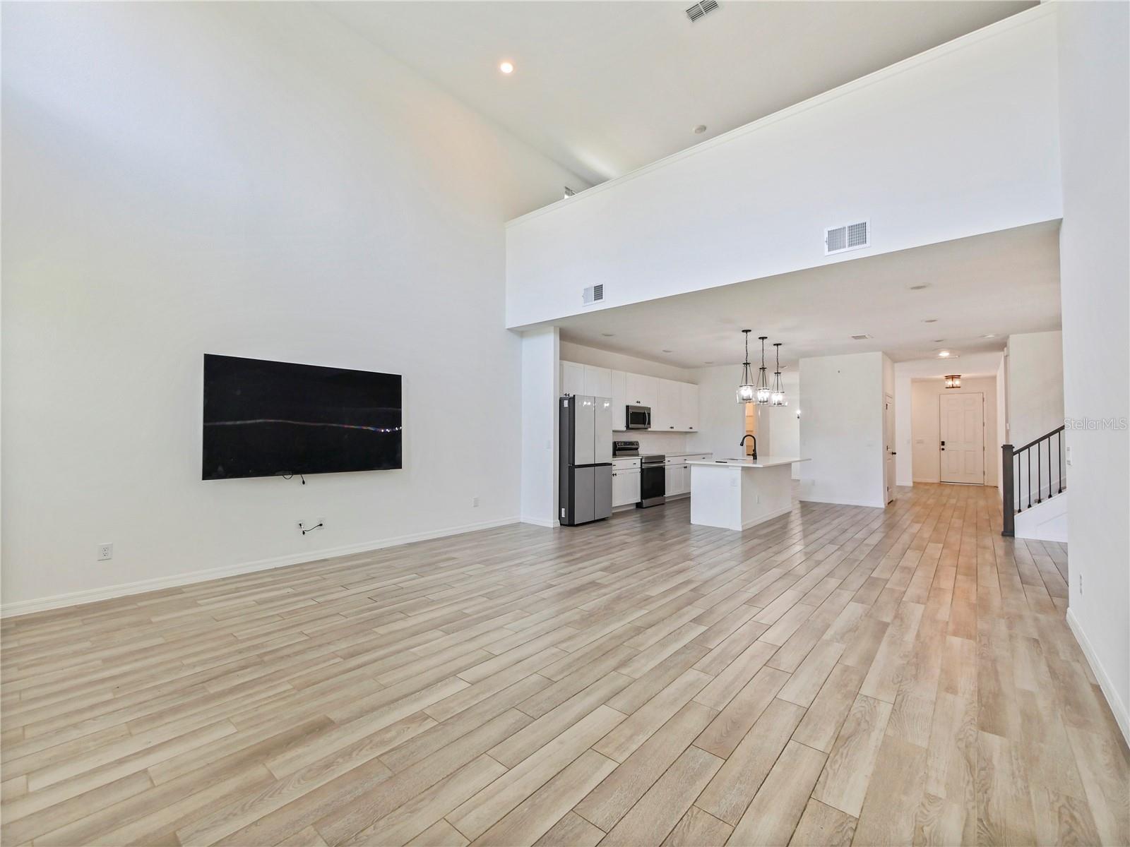 HAMPTON OAKS - Residential
