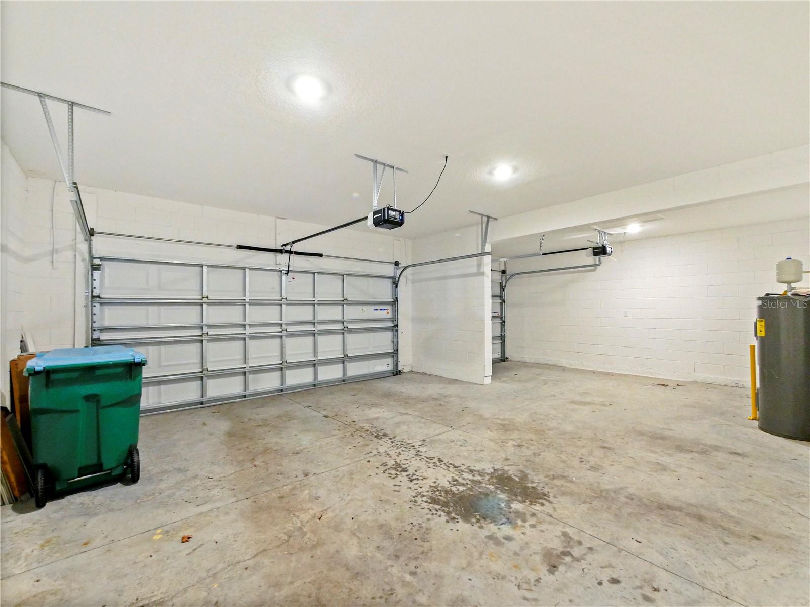 HAMPTON OAKS - Residential