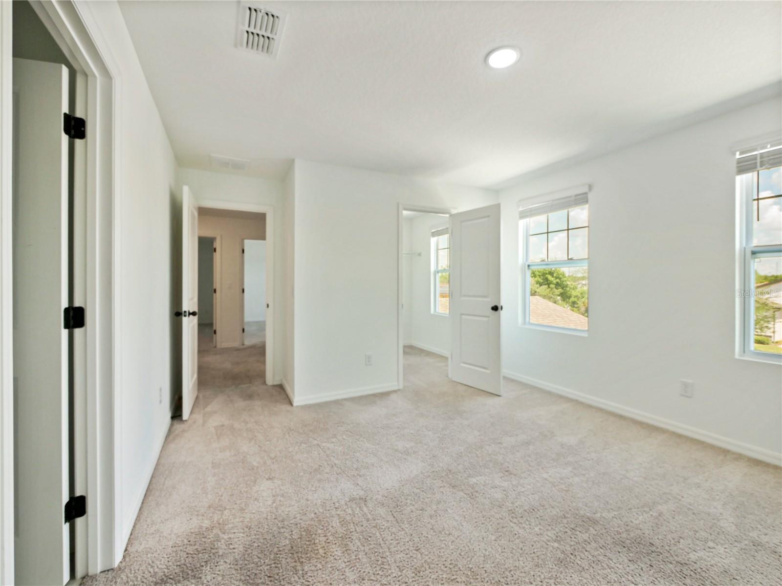 HAMPTON OAKS - Residential