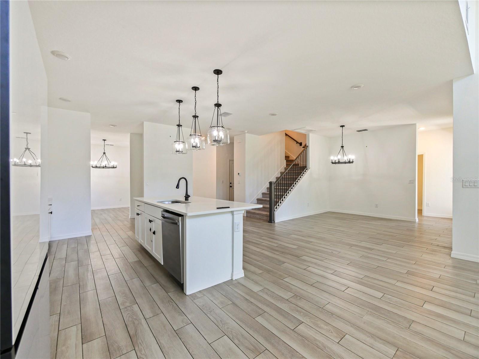 HAMPTON OAKS - Residential