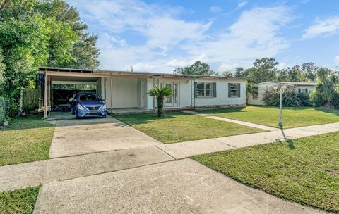 A home in DELTONA