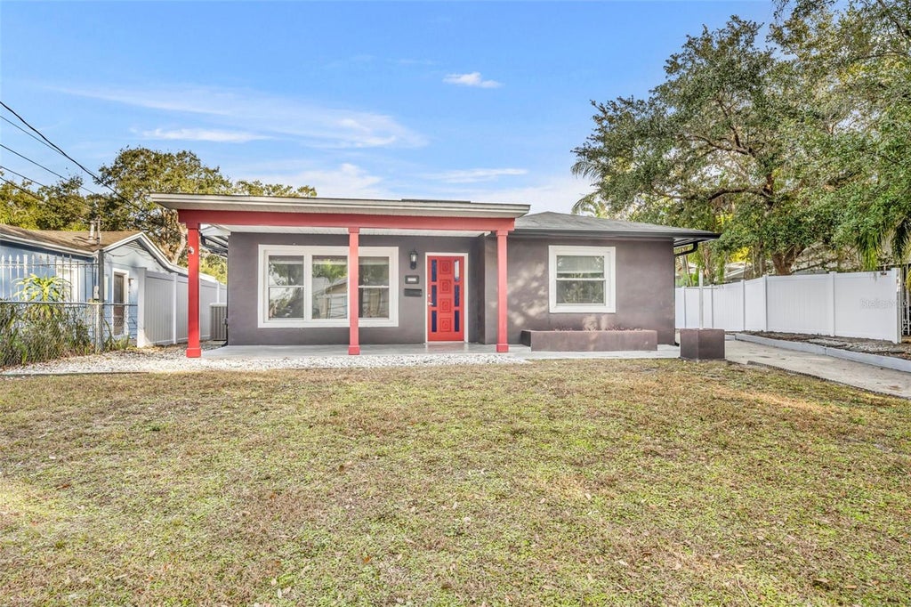 Photo of 1811 Park Lake Street, Orlando, FL 32803 (MLS # O6428125)