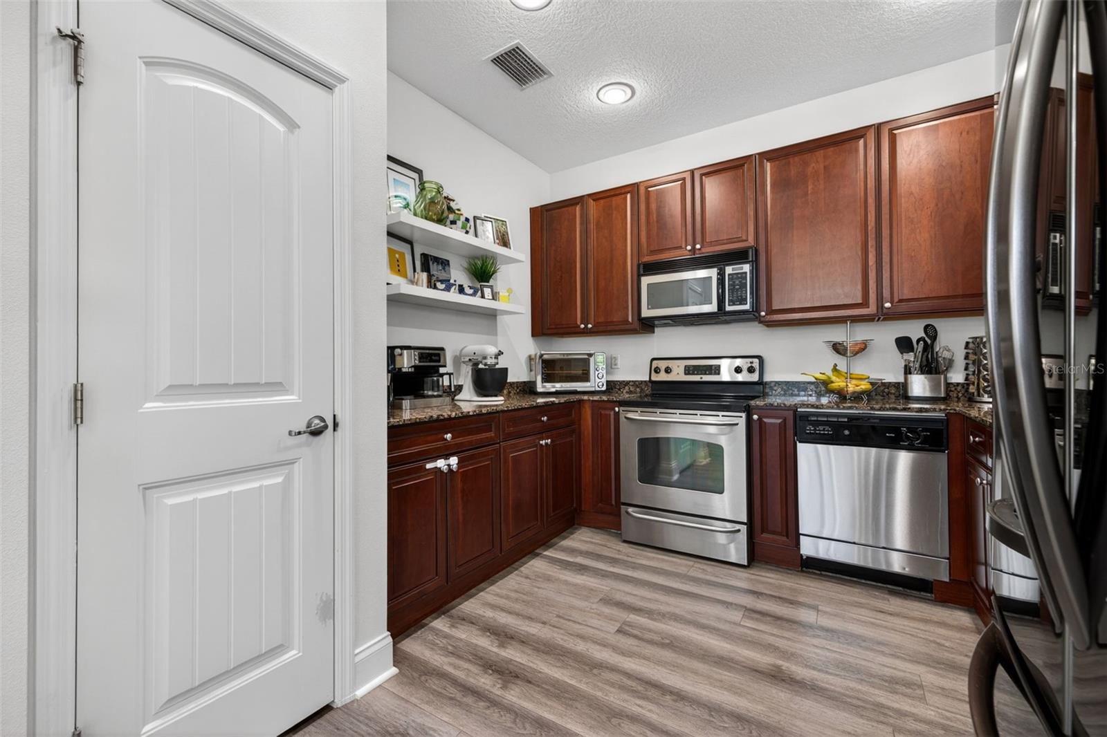 CLEVELAND STREET VILLAS - Residential