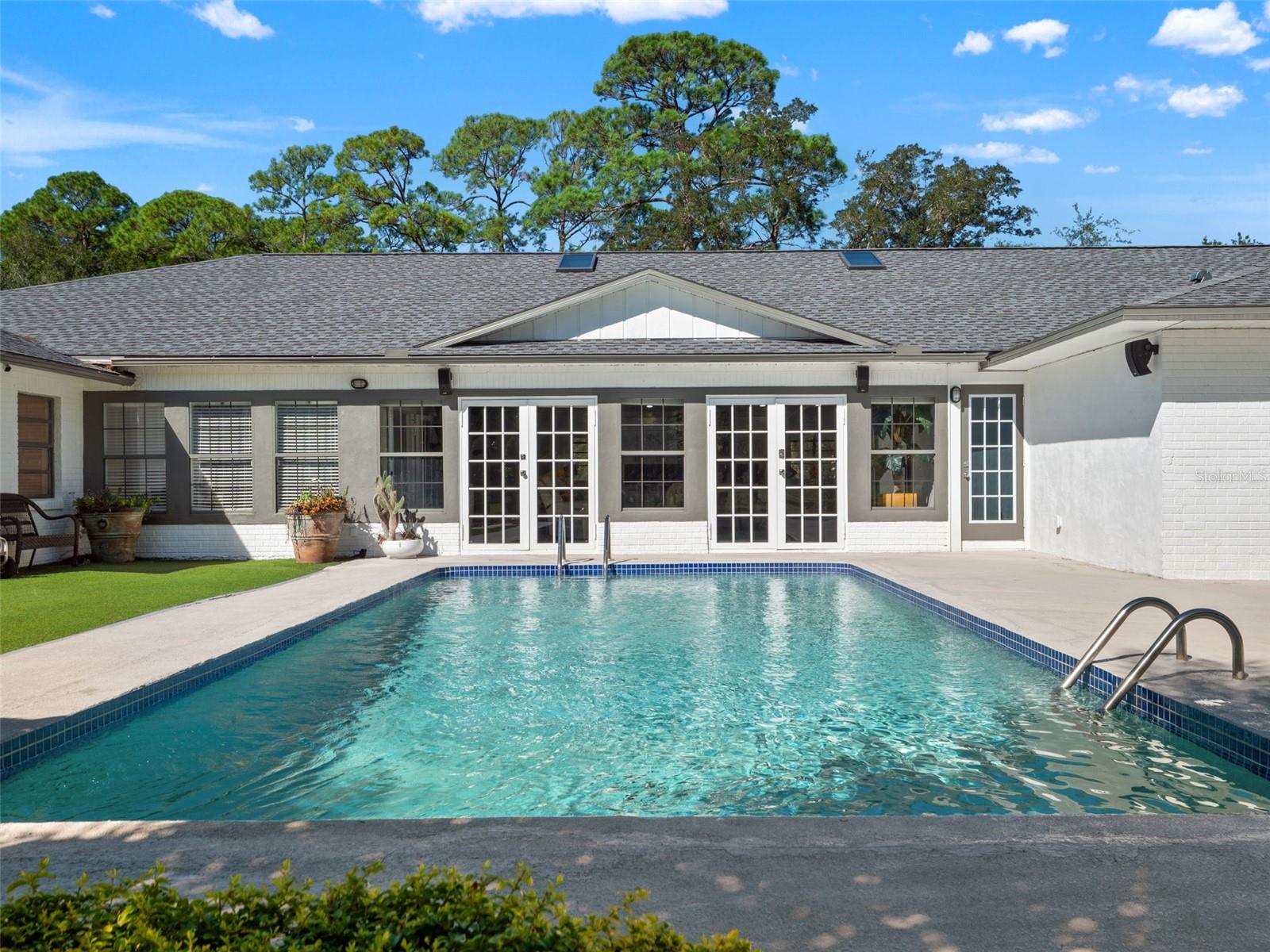 1 CUNNINGHAM LANE