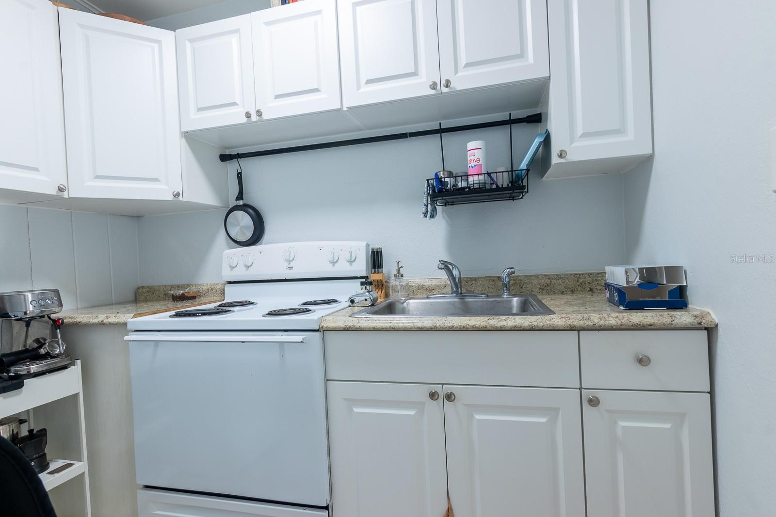 POS RESUB OF LT 8 BLK L - Residential Income