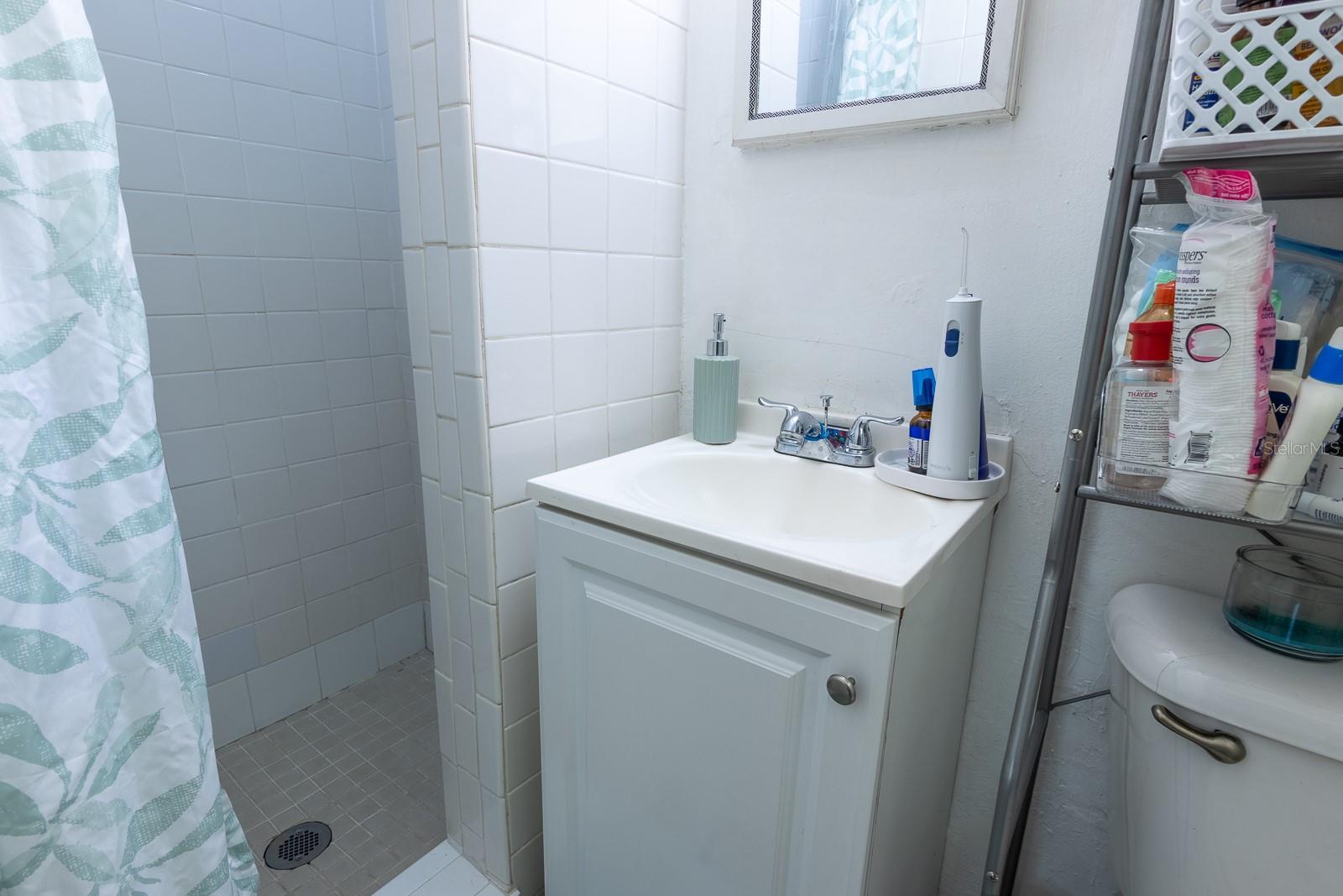 POS RESUB OF LT 8 BLK L - Residential Income