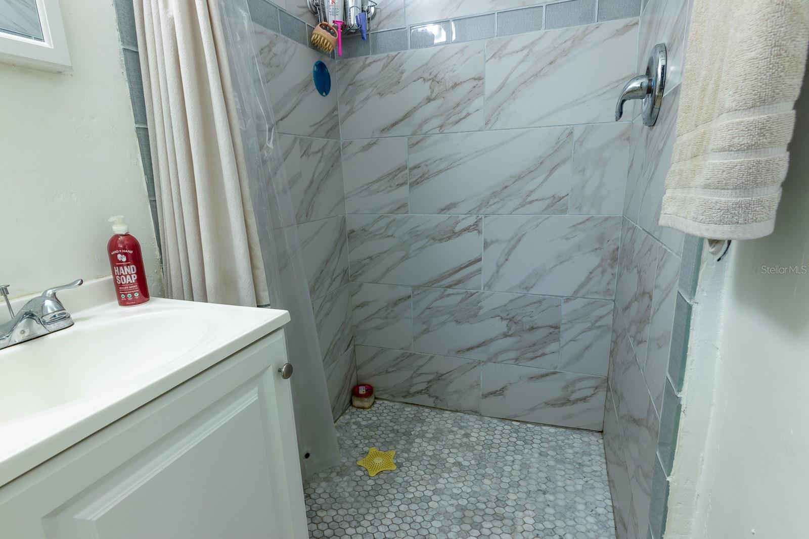 POS RESUB OF LT 8 BLK L - Residential Income