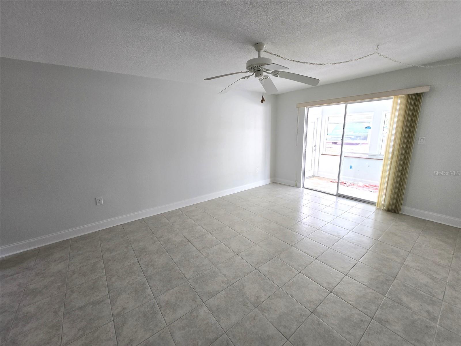 611 GULF DRIVE N C15