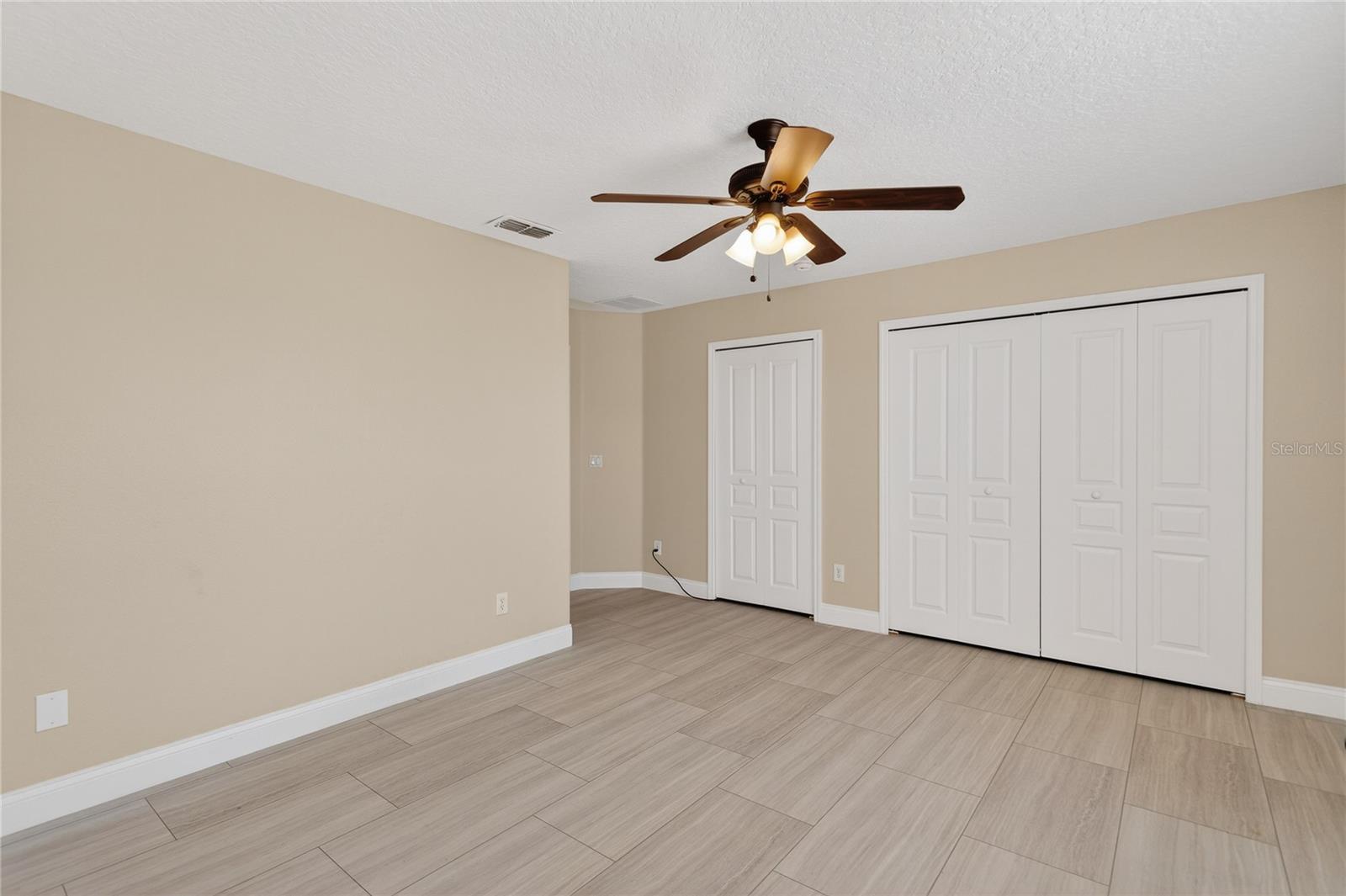 LAKE POINTE - Residential