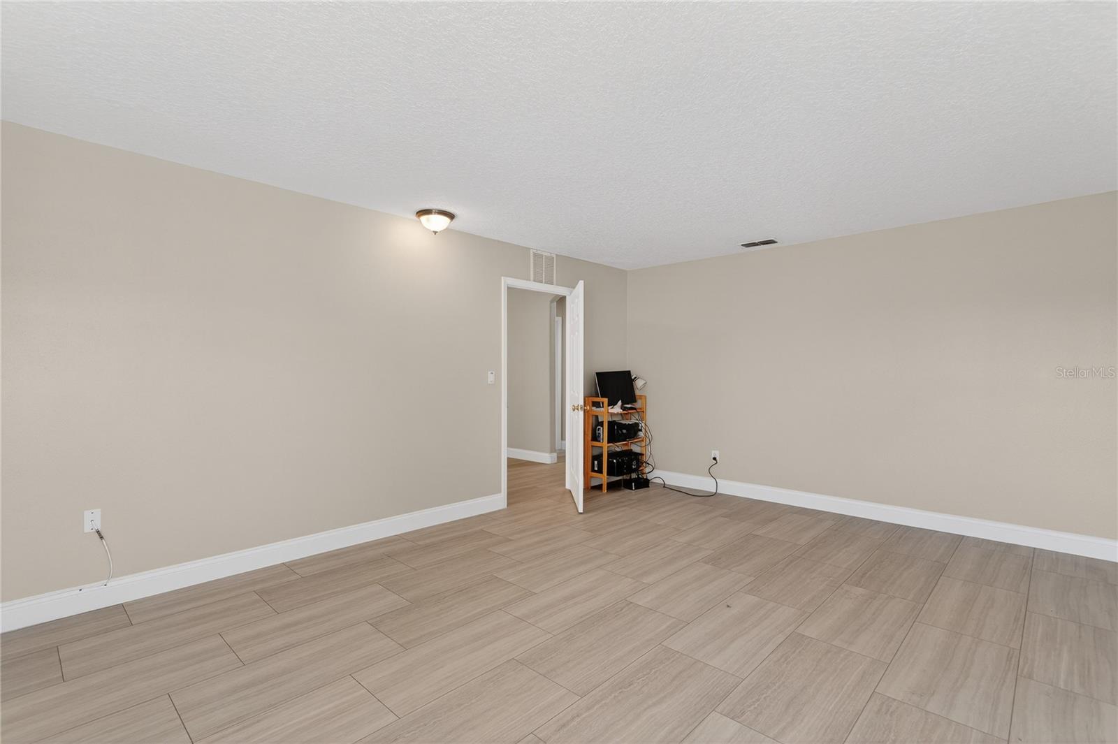 LAKE POINTE - Residential