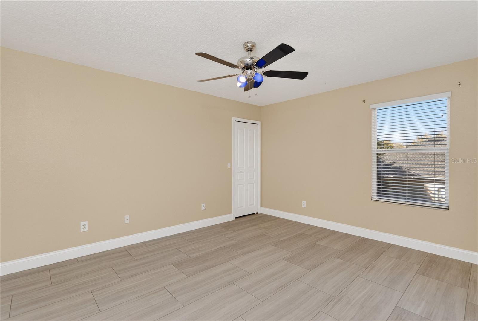 LAKE POINTE - Residential