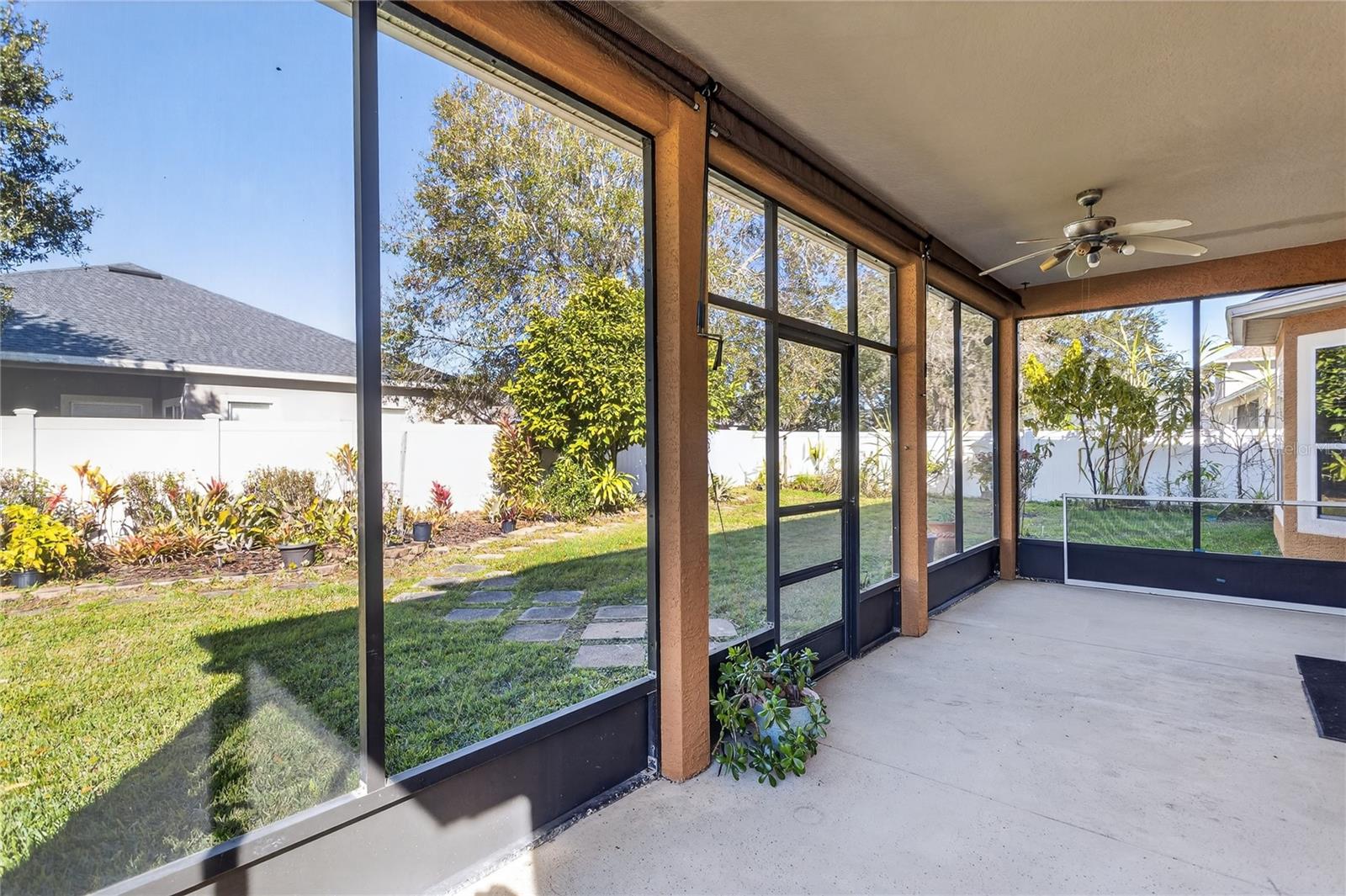 LAKE POINTE - Residential